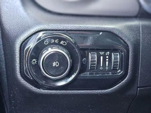 Used 2021 Jeep Wrangler Sport image 20