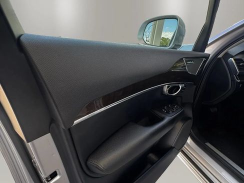 Used 2018 Volvo XC90 T5 Momentum w/ Convenience Package FWD image 25