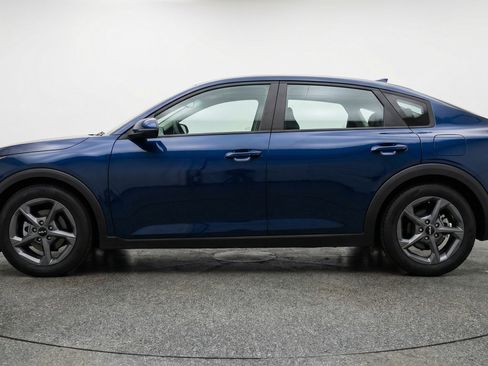 Used 2025 Kia K4 LXS image 5