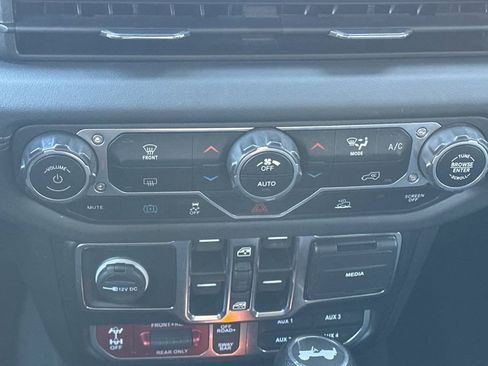 Used 2024 Jeep Wrangler Unlimited Rubicon 4xe image 20