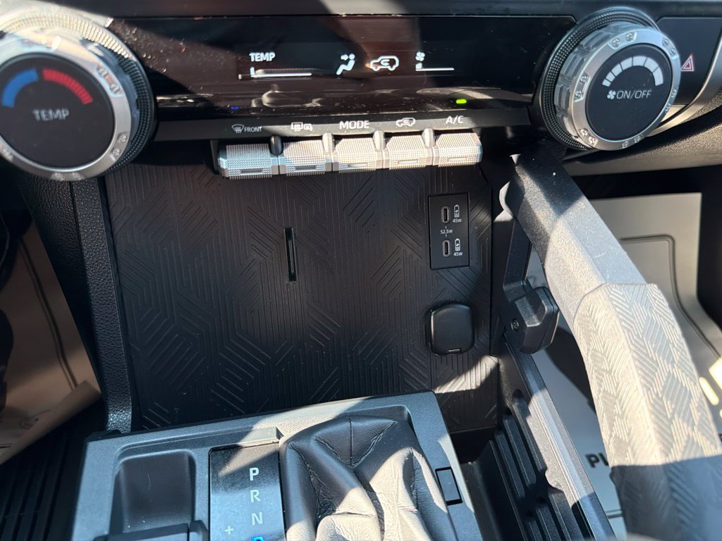 Used 2025 Toyota 4Runner SR5 AWD/4WD image 24