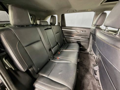Used 2015 Toyota Highlander XLE AWD/4WD image 25