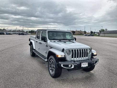 Used 2022 Jeep Gladiator Overland w/ Cold Weather Group AWD/4WD image 12