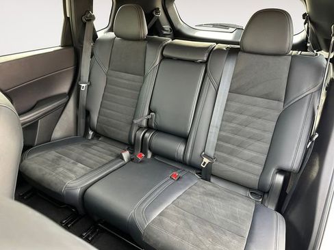 Used 2023 Mitsubishi Outlander SE image 13