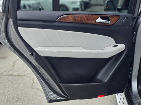 Used 2016 Mercedes-Benz GL 450 4MATIC image 23