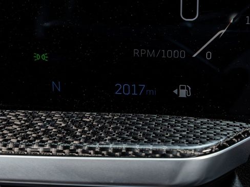 Used 2025 Cadillac Escalade V w/ LPO, ONYX Package image 17