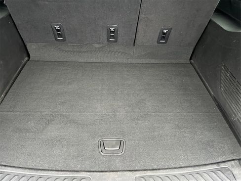 Used 2021 GMC Yukon XL SLT w/ SLT Premium Package image 40