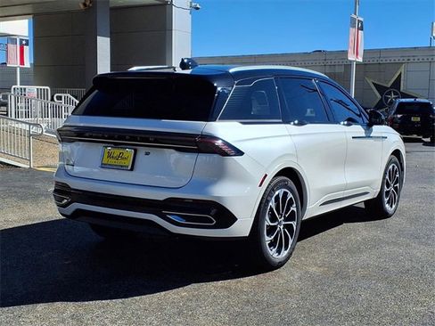 New 2026 Lincoln Nautilus Reserve image 2