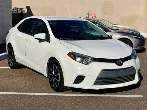 Used 2014 Toyota Corolla LE FWD image 3