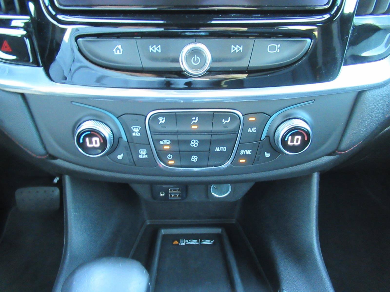 Certified 2022 Chevrolet Traverse RS w/ LPO, 'HIT The Road' Package AWD/4WD image 29