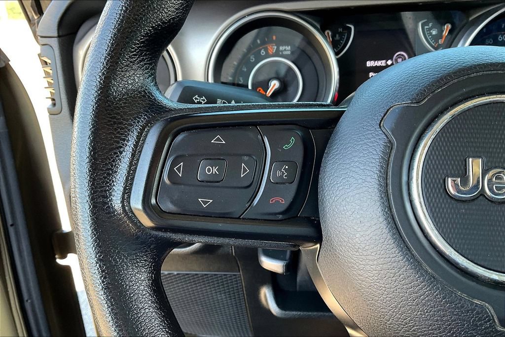 Used 2020 Jeep Gladiator Sport AWD/4WD image 9