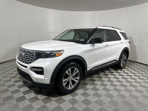 Used 2020 Ford Explorer Platinum AWD/4WD image 3