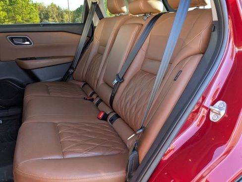 Certified 2024 Nissan Rogue Platinum w/ Platinum Premium Package image 16