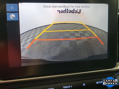 Used 2024 Hyundai Venue SEL image 25