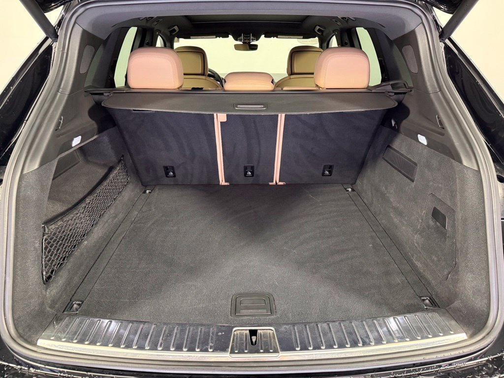 Certified 2023 Porsche Cayenne AWD/4WD image 44