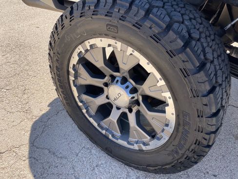 Used 2014 Chevrolet Silverado 2500 LT w/ Interior Plus Package AWD/4WD image 22