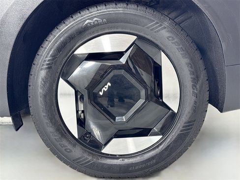 Used 2024 Kia EV9 Light Long Range image 10