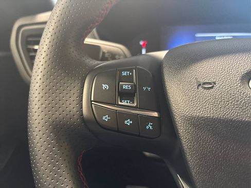 Certified 2025 Ford Escape ST-Line AWD/4WD image 33