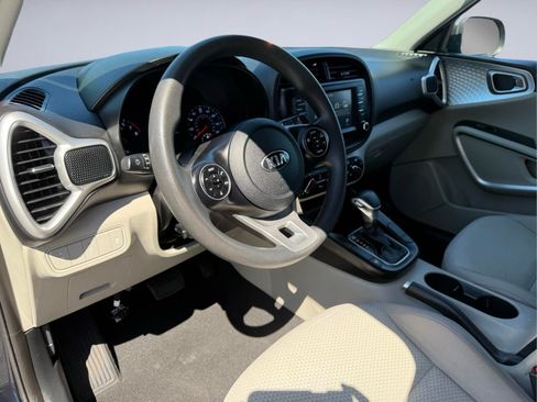 Used 2020 Kia Soul LX FWD image 13