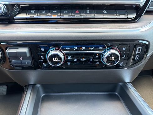 New 2026 GMC Sierra 2500 SLT w/ SLT Premium Package AWD/4WD image 14