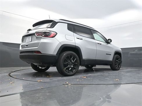 New 2026 Jeep Compass Latitude image 23