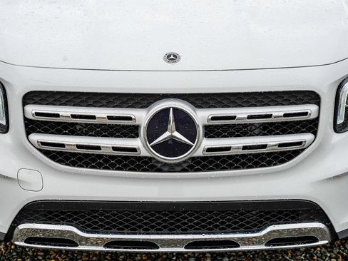 Used 2021 Mercedes-Benz GLB 250 4MATIC image 7