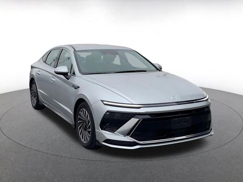 Used 2025 Hyundai Sonata SEL image 3