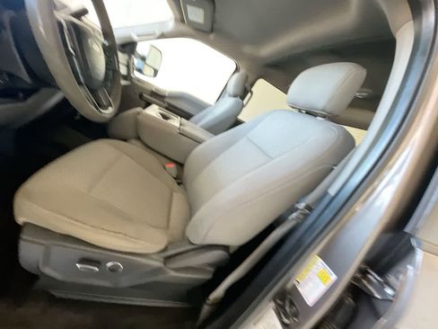 Used 2018 Ford F350 XLT w/ XLT Premium Package image 11