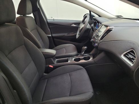 Used 2017 Chevrolet Cruze LT w/ Convenience Package FWD image 21