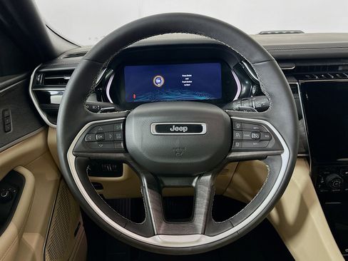 Used 2022 Jeep Grand Cherokee Limited 4xe w/ Luxury Tech Group II image 18