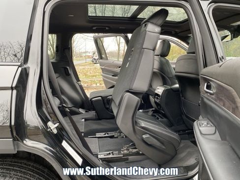 Used 2024 Jeep Grand Cherokee L Limited w/ Luxury Tech Group II image 42