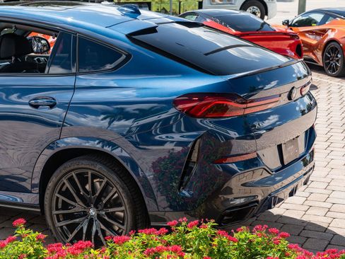 Used 2022 BMW X6 M50i w/ Executive Package AWD/4WD image 36