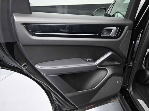 Certified 2021 Porsche Cayenne AWD/4WD image 17