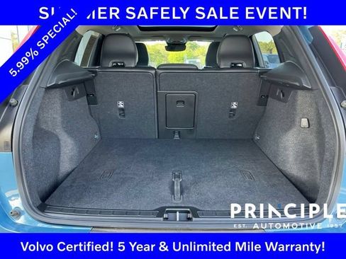 Certified 2025 Volvo XC40 B5 Ultra AWD/4WD image 15