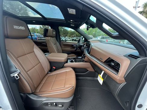 New 2026 Chevrolet Suburban High Country AWD/4WD image 23