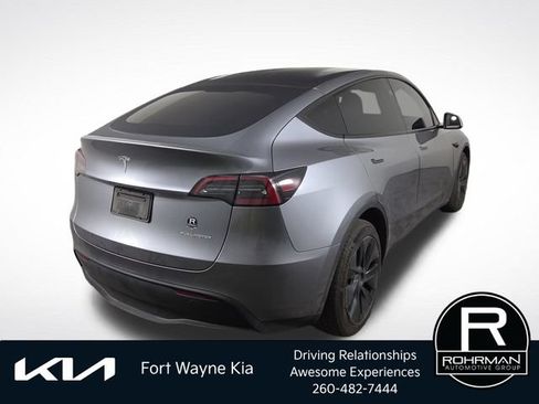 Used 2025 Tesla Model Y Long Range AWD/4WD image 8