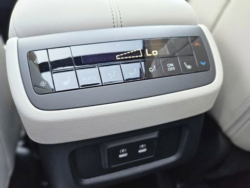 New 2026 Nissan Pathfinder SL w/ SL Premium Package (P04) FWD image 29