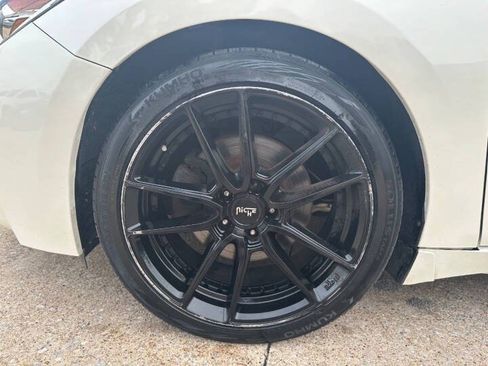Used 2016 Nissan Maxima SR FWD image 28