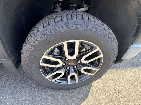 Used 2025 GMC Sierra 1500 AT4 w/ AT4 Premium Package image 9