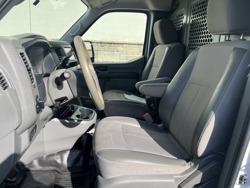 Used 2020 Nissan NV 2500 S image 6