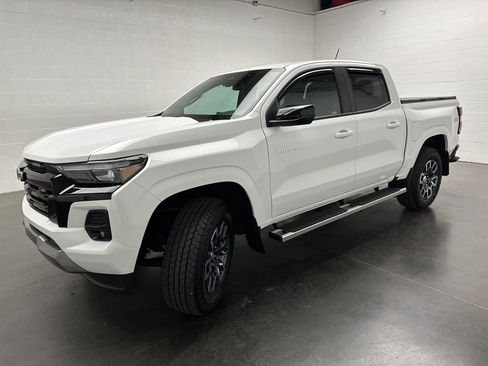 Used 2024 Chevrolet Colorado Z71 w/ Z71 Convenience Package 2 image 4