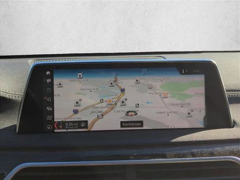 Used 2019 BMW 750i w/ M Sport Package image 10