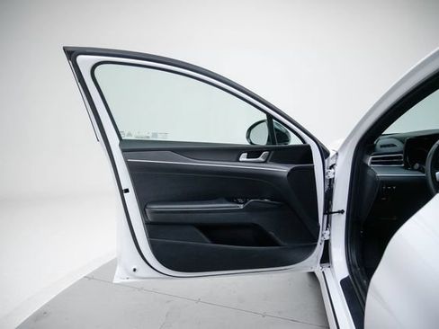 Used 2023 Kia K5 GT-Line FWD image 8