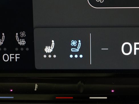 Used 2025 Volkswagen Atlas Peak Edition SE image 14