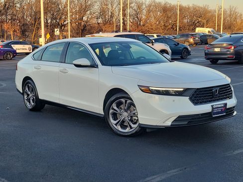 Used 2025 Honda Accord EX-L image 32