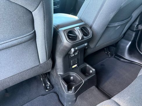 Used 2025 Jeep Wrangler Unlimited Sahara AWD/4WD image 22