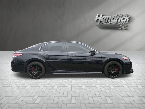 Used 2020 Toyota Camry SE image 10