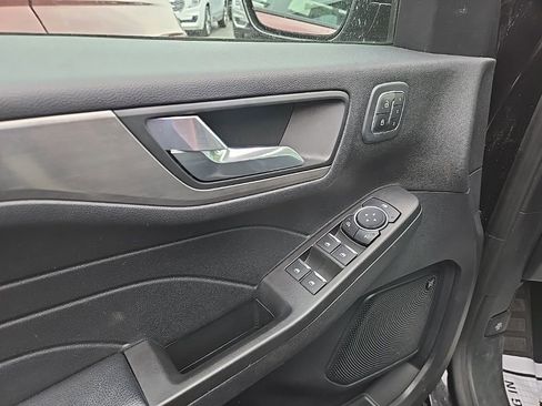 Used 2021 Ford Escape Titanium AWD/4WD image 15
