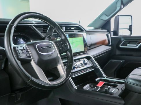 Used 2024 GMC Sierra 2500 Denali w/ Denali Reserve Package AWD/4WD image 27