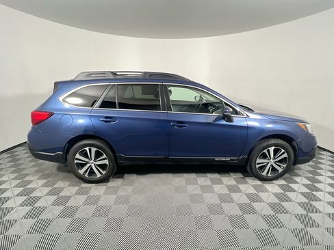 Used 2019 Subaru Outback 3.6R Limited image 2